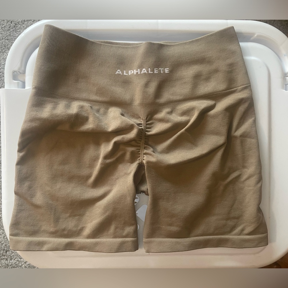 Alphalete Seamless Bike Shorts- Size Medium- Taupe color